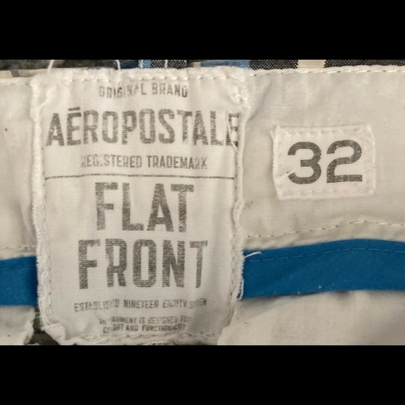 Aeropostale Men’s Plaid Flat Front Casual Shorts - Picture 2 of 2